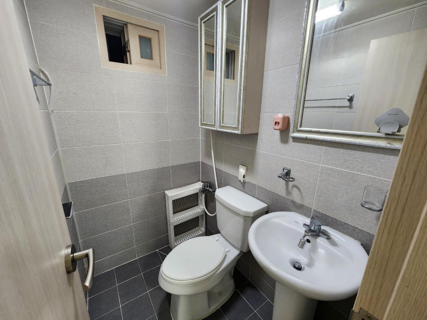 New Two House In Station Area Apartment Seoul